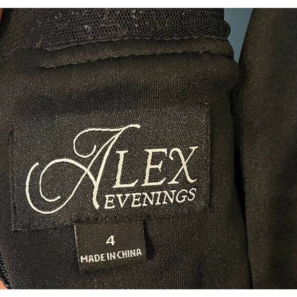 Alex Evenings Women's Knee Length V Neck Cocktail Dress - 4 - Picture 7 of 10